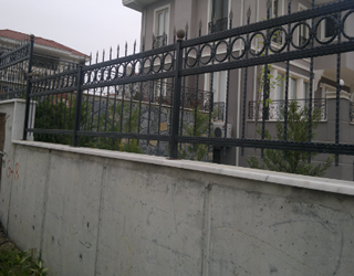 Duvar Üstü Korkuluklar